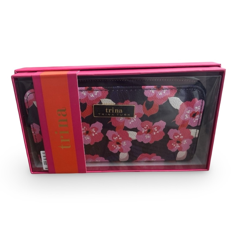 Trina Turk Floral Large Zip Around Wallet – NWT in Gift Box